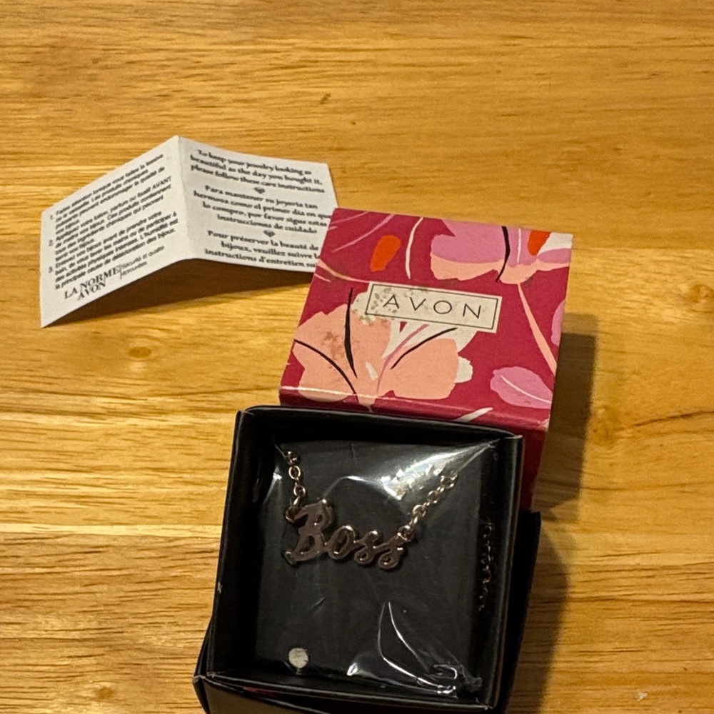 Avon Gold Script "Boss" Necklace with Floral Box